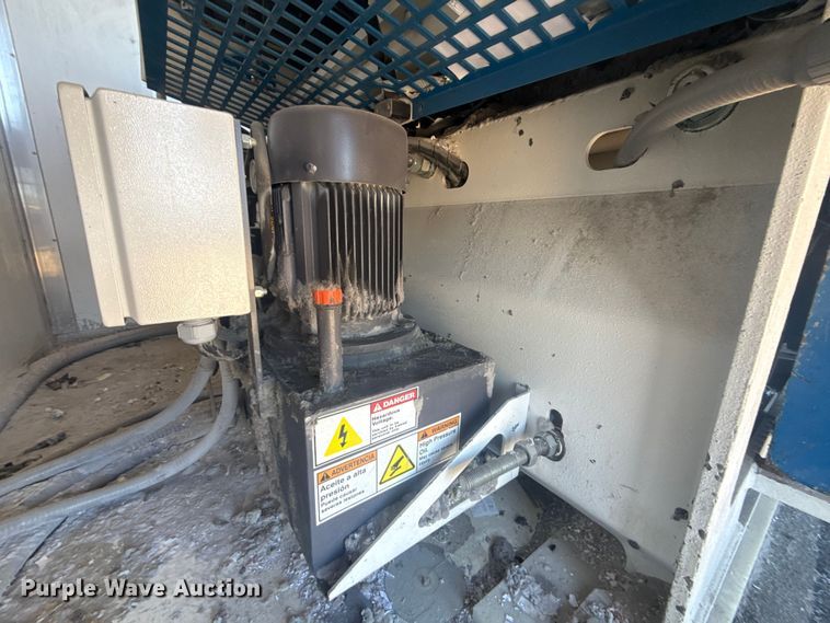 image for item EG2066 2012 Ford F750 Super Duty XL paper shredder truck