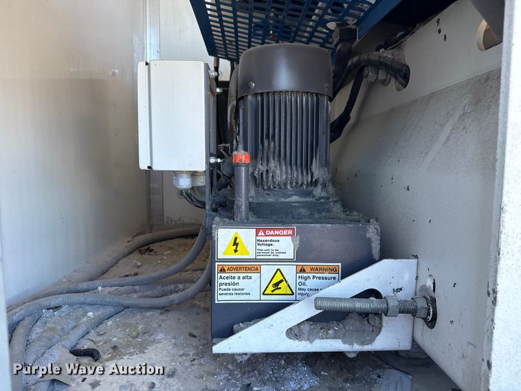 image for item EG2066 2012 Ford F750 Super Duty XL paper shredder truck