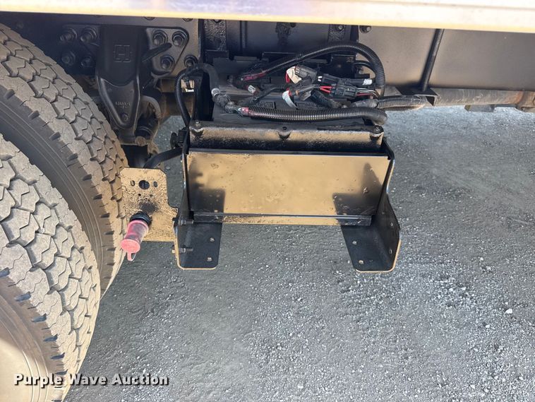 image for item EG2066 2012 Ford F750 Super Duty XL paper shredder truck