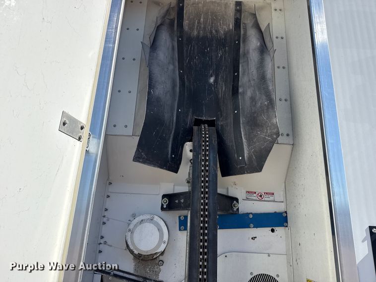 image for item EG2066 2012 Ford F750 Super Duty XL paper shredder truck