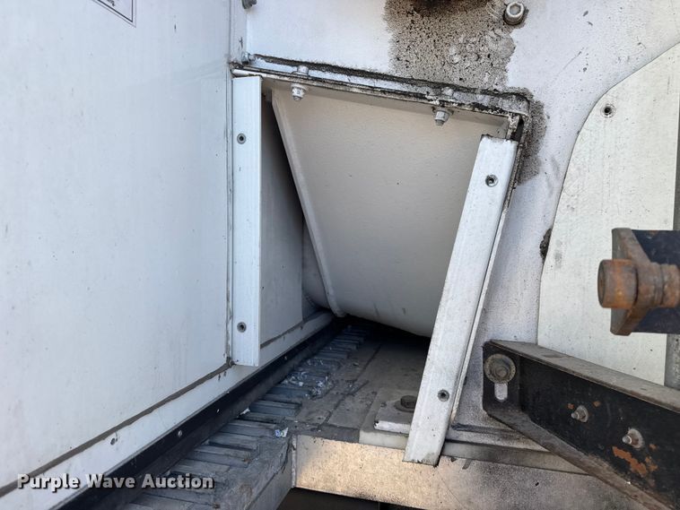 image for item EG2066 2012 Ford F750 Super Duty XL paper shredder truck