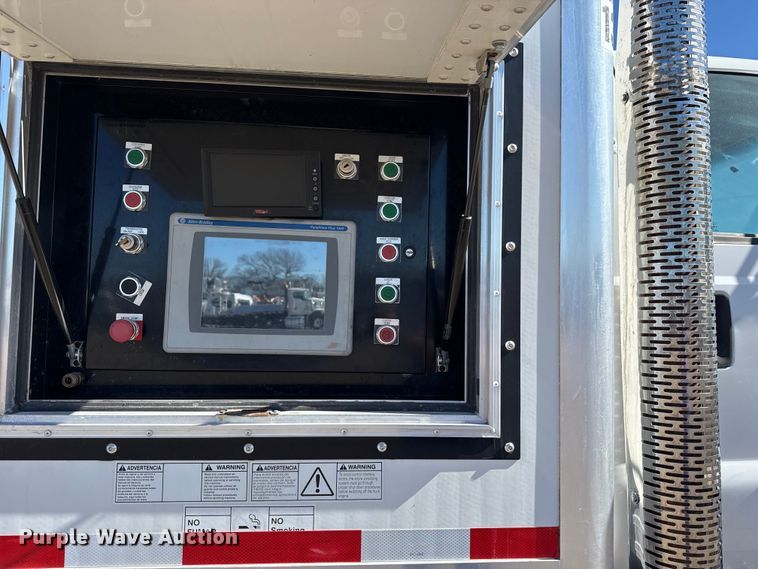 image for item EG2066 2012 Ford F750 Super Duty XL paper shredder truck