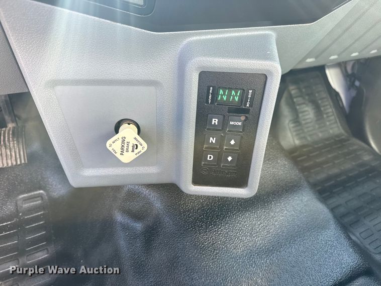 image for item EG2066 2012 Ford F750 Super Duty XL paper shredder truck