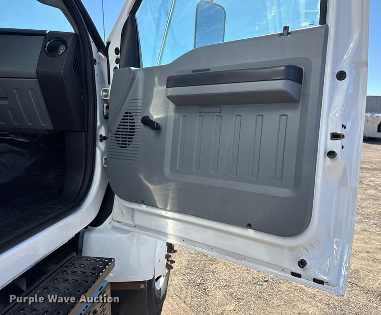 image for item EG2066 2012 Ford F750 Super Duty XL paper shredder truck