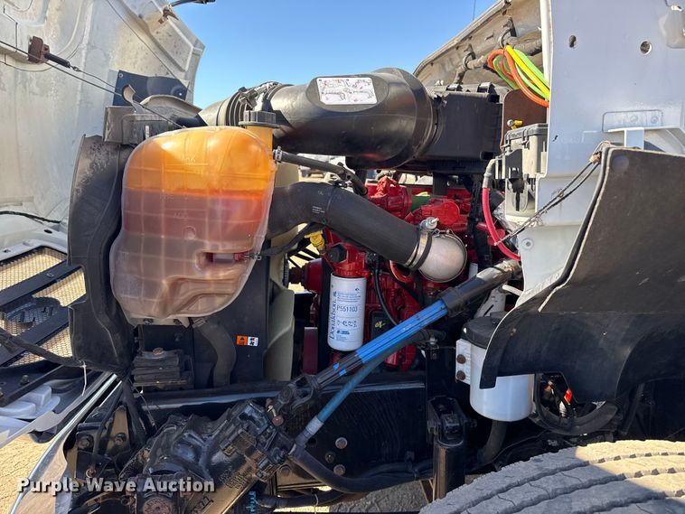 image for item EG2066 2012 Ford F750 Super Duty XL paper shredder truck