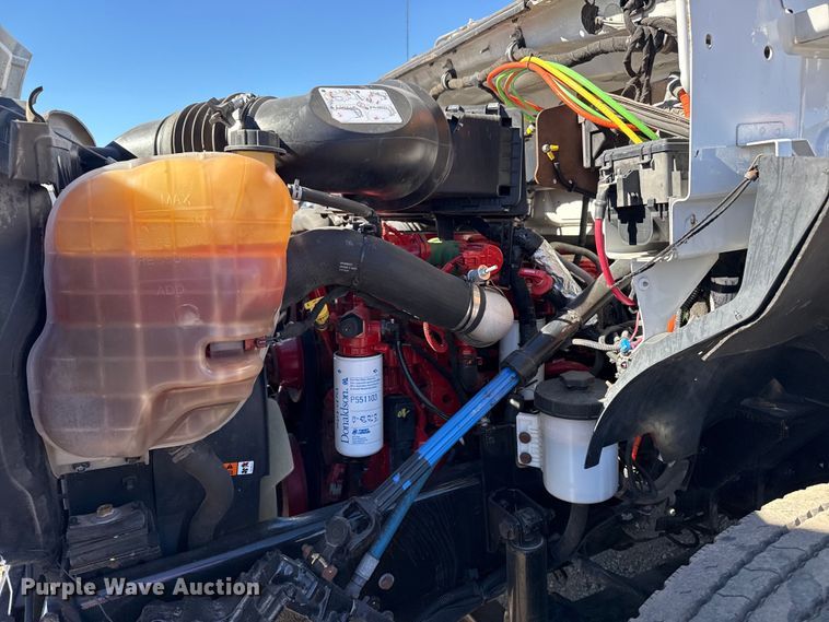 image for item EG2066 2012 Ford F750 Super Duty XL paper shredder truck