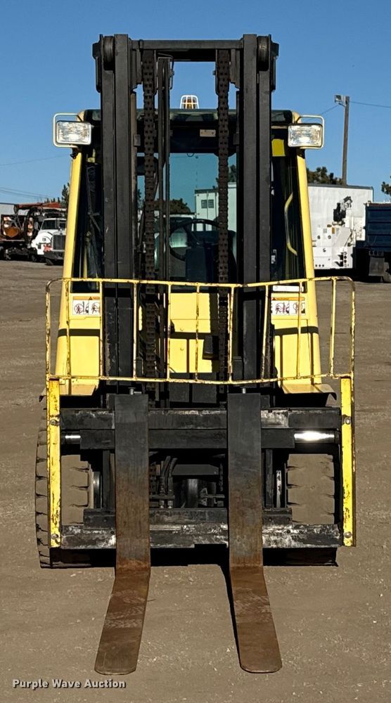 image for item EG2071 2004 Hyster H100XM forklift