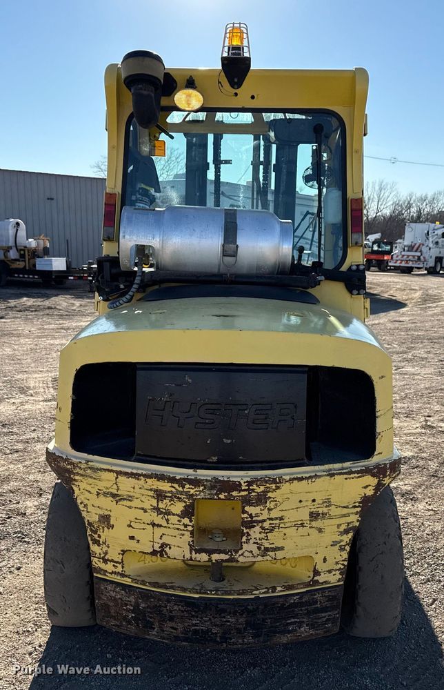 image for item EG2071 2004 Hyster H100XM forklift