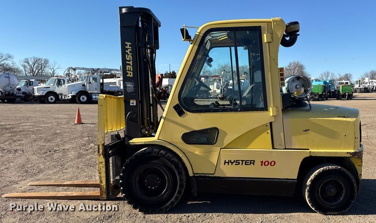 image for item EG2071 2004 Hyster H100XM forklift