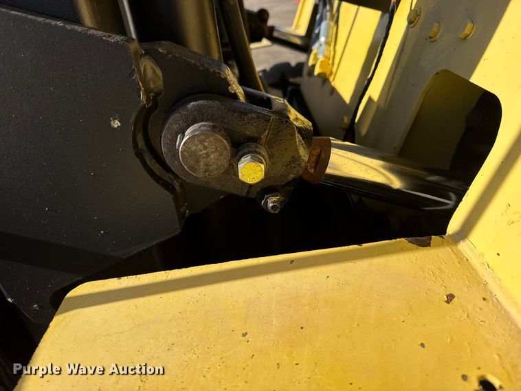 image for item EG2071 2004 Hyster H100XM forklift