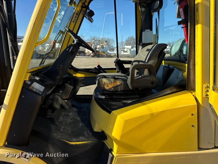 image for item EG2071 2004 Hyster H100XM forklift