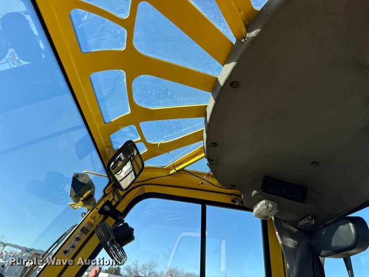 image for item EG2071 2004 Hyster H100XM forklift