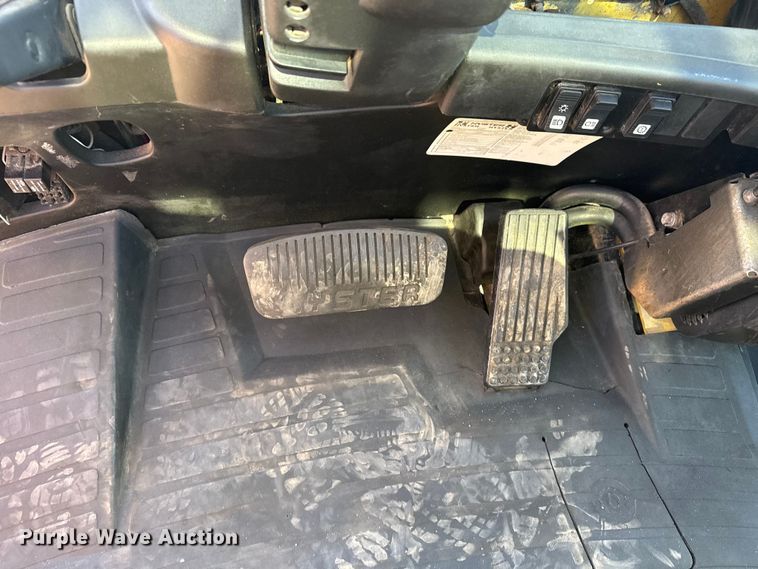 image for item EG2071 2004 Hyster H100XM forklift