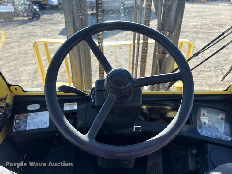 image for item EG2071 2004 Hyster H100XM forklift