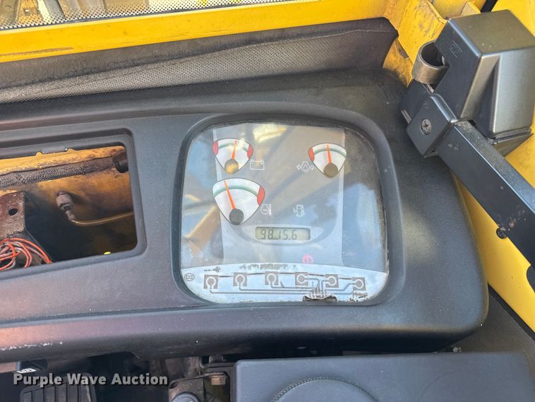 image for item EG2071 2004 Hyster H100XM forklift