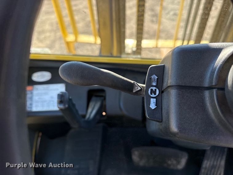 image for item EG2071 2004 Hyster H100XM forklift