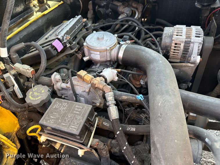 image for item EG2071 2004 Hyster H100XM forklift