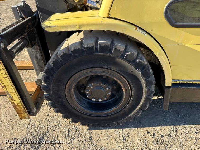 image for item EG2071 2004 Hyster H100XM forklift