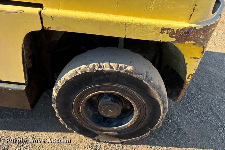 image for item EG2071 2004 Hyster H100XM forklift