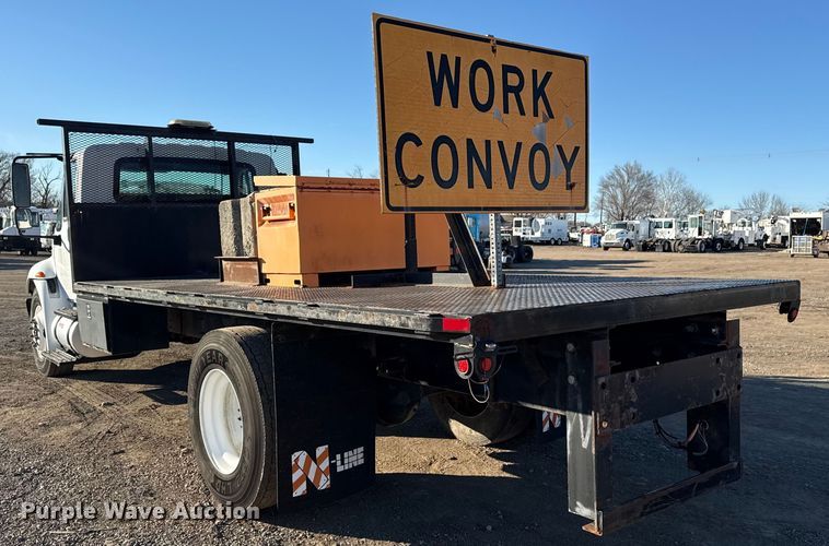 image for item EG2073 2010 International 4300 flatbed truck