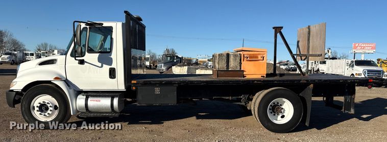image for item EG2073 2010 International 4300 flatbed truck