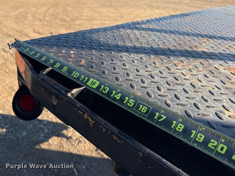 image for item EG2073 2010 International 4300 flatbed truck