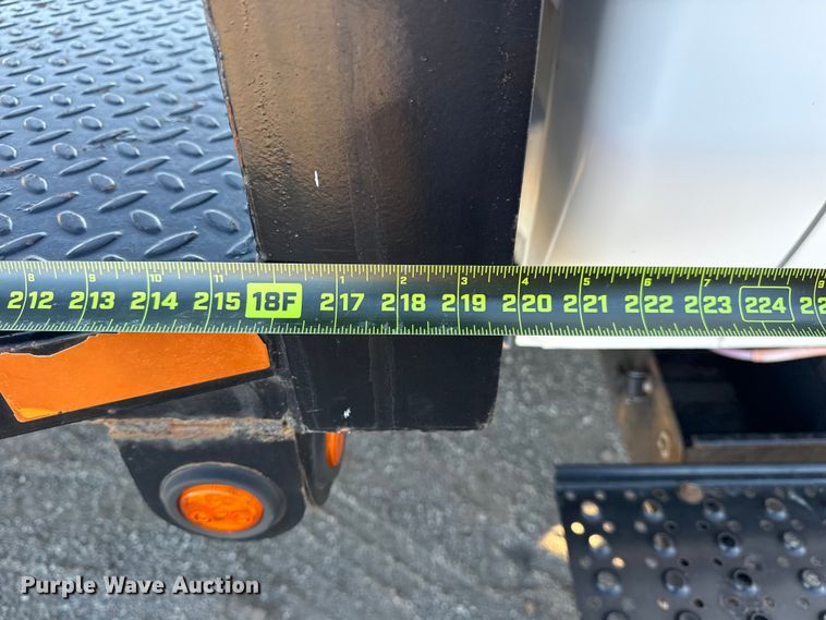 image for item EG2073 2010 International 4300 flatbed truck