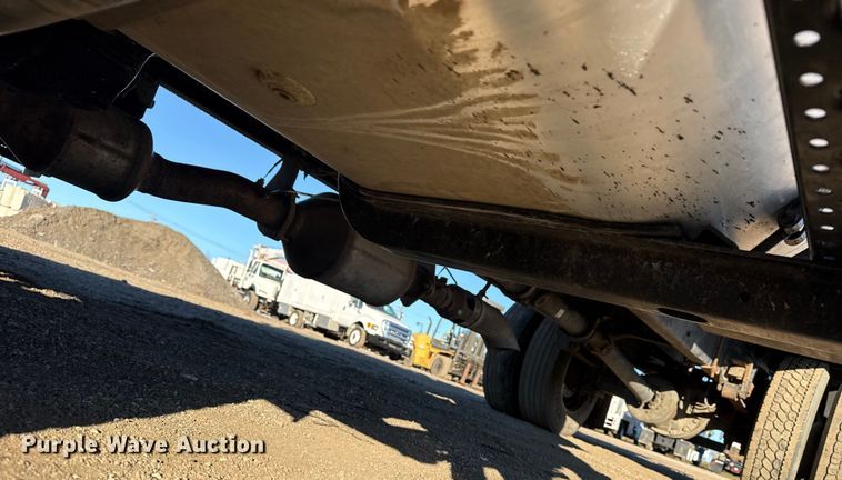 image for item EG2073 2010 International 4300 flatbed truck