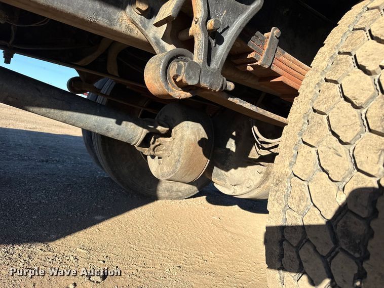 image for item EG2073 2010 International 4300 flatbed truck