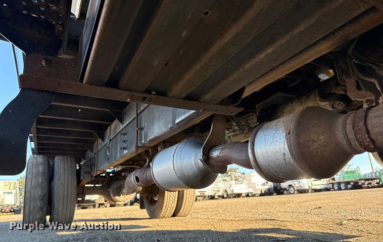 image for item EG2073 2010 International 4300 flatbed truck