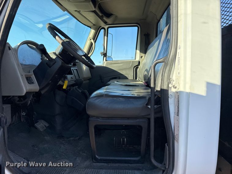 image for item EG2073 2010 International 4300 flatbed truck