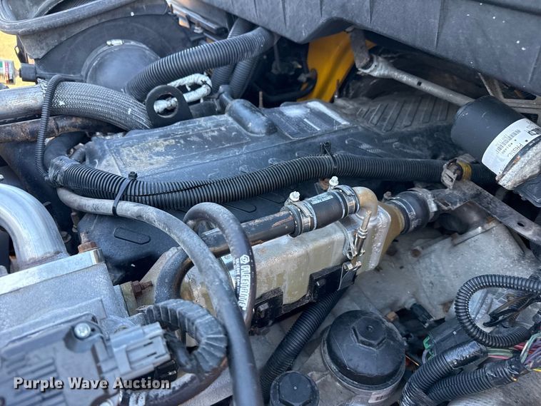 image for item EG2073 2010 International 4300 flatbed truck