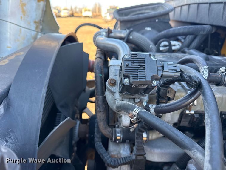 image for item EG2073 2010 International 4300 flatbed truck