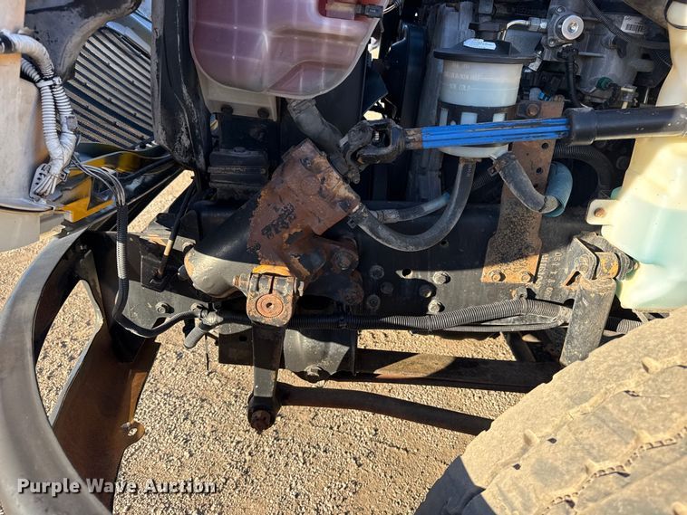 image for item EG2073 2010 International 4300 flatbed truck