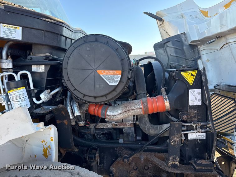 image for item EG2073 2010 International 4300 flatbed truck