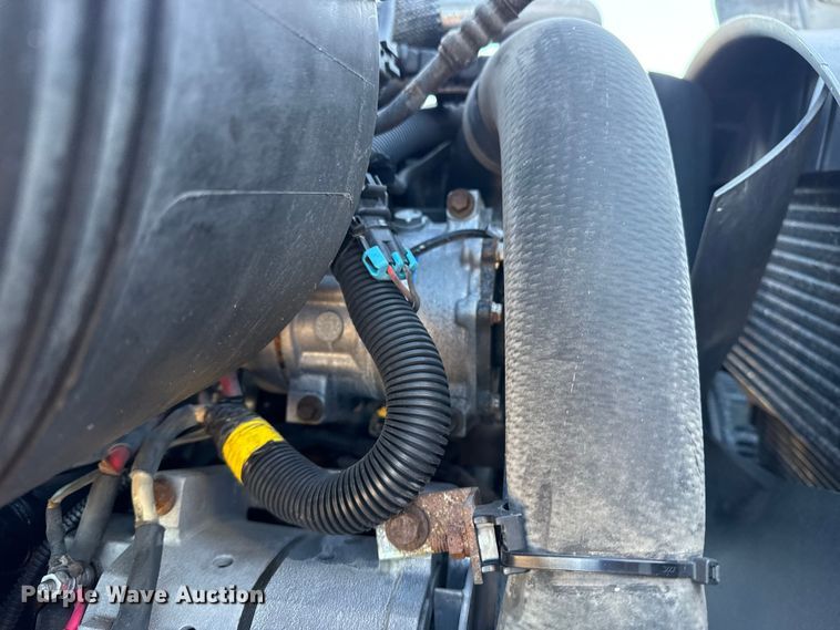 image for item EG2073 2010 International 4300 flatbed truck