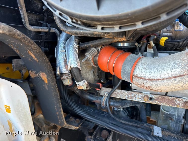 image for item EG2073 2010 International 4300 flatbed truck