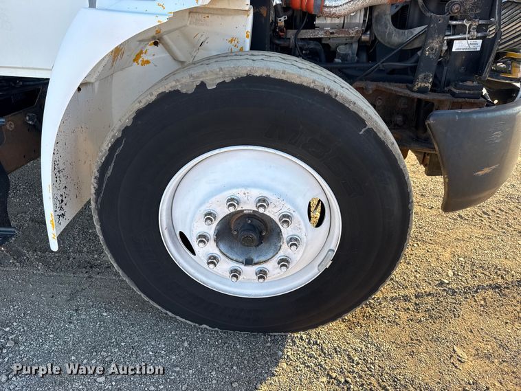 image for item EG2073 2010 International 4300 flatbed truck