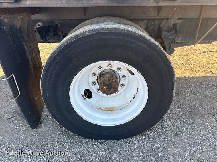 image for item EG2073 2010 International 4300 flatbed truck