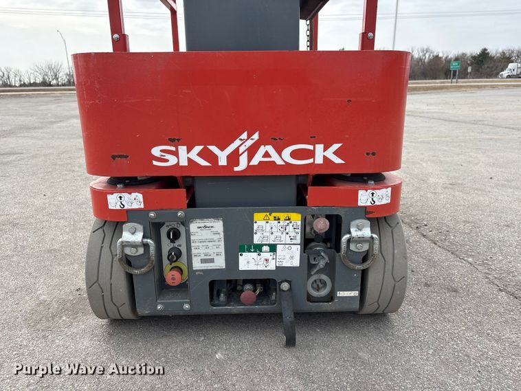 image for item EI5706 SkyJack SJ12 vertical lift