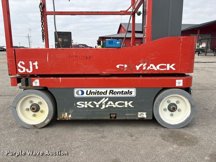 image for item EI5706 SkyJack SJ12 vertical lift