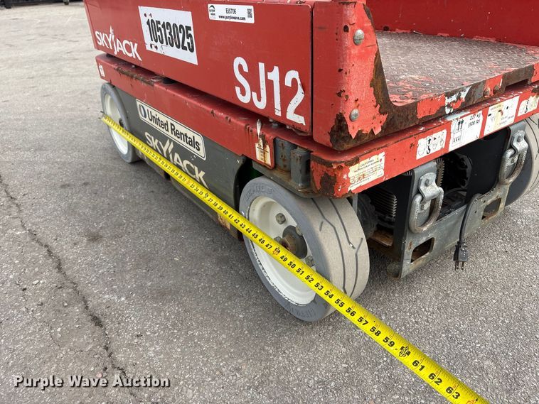 image for item EI5706 SkyJack SJ12 vertical lift