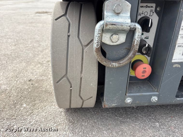 image for item EI5706 SkyJack SJ12 vertical lift