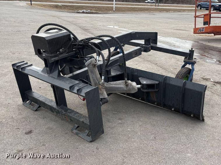 image for item EI5708 2025 Giyi GR87 skid steer grader