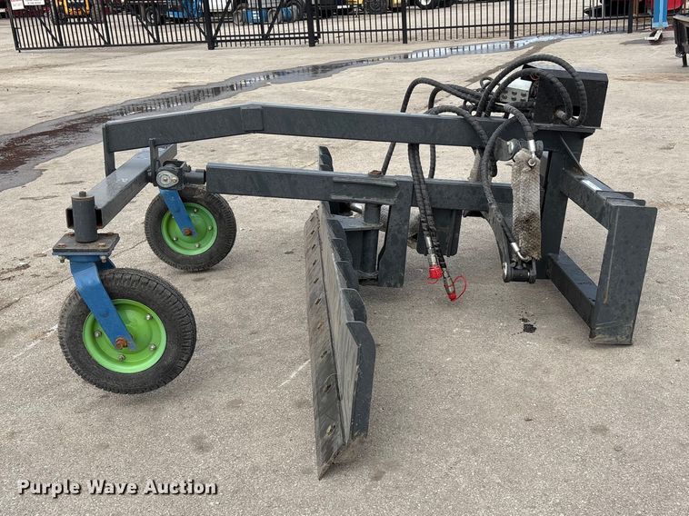 image for item EI5708 2025 Giyi GR87 skid steer grader