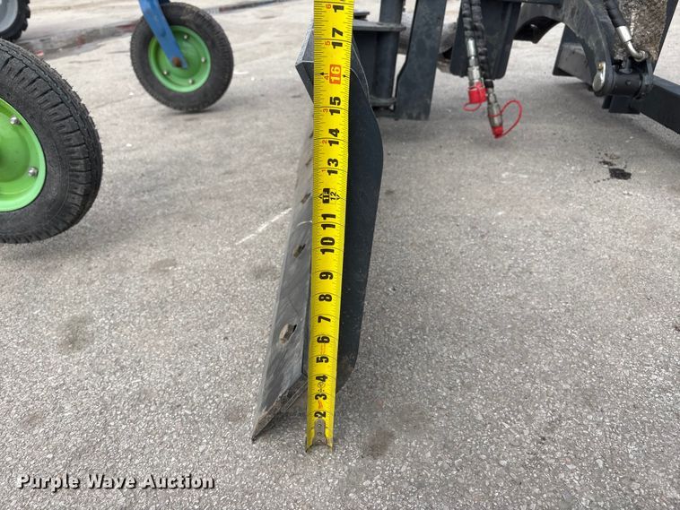 image for item EI5708 2025 Giyi GR87 skid steer grader