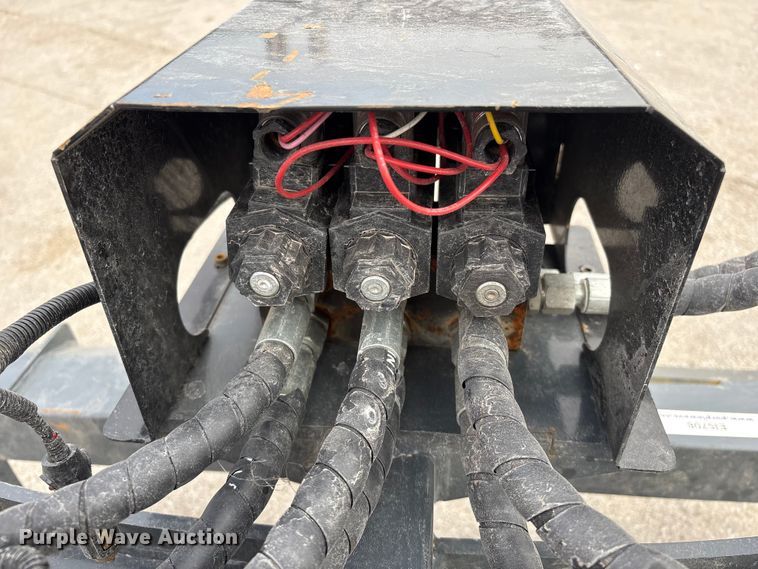 image for item EI5708 2025 Giyi GR87 skid steer grader