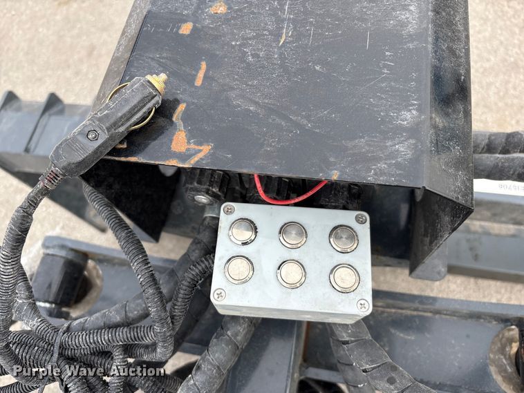 image for item EI5708 2025 Giyi GR87 skid steer grader