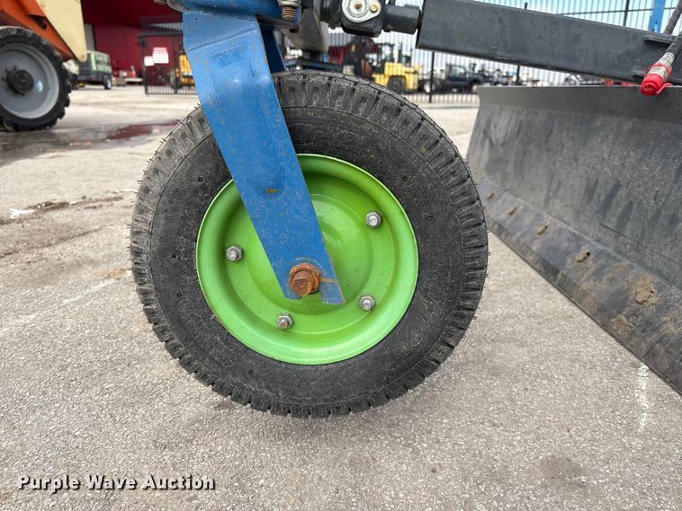 image for item EI5708 2025 Giyi GR87 skid steer grader