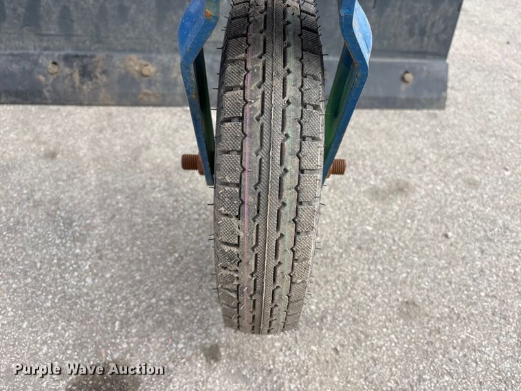 image for item EI5708 2025 Giyi GR87 skid steer grader